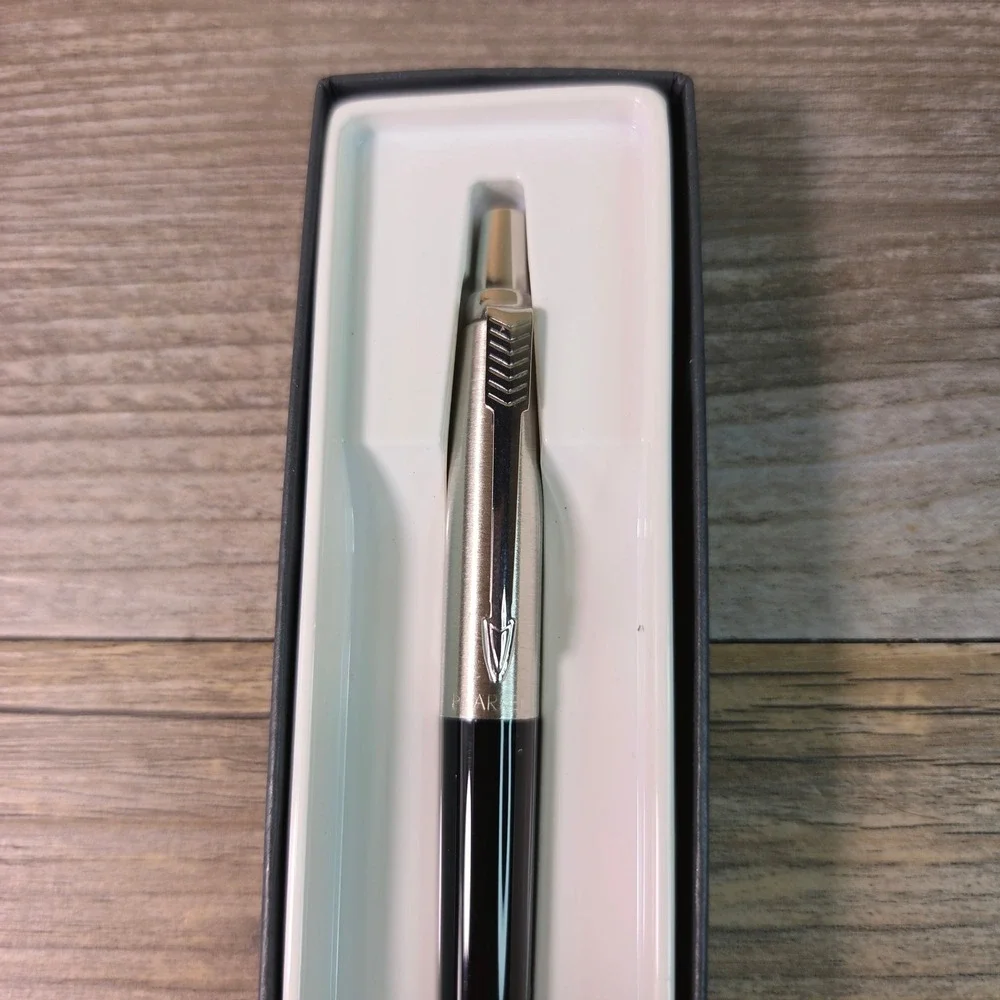 Parker Jotter Ballpoint Pen Black & Chrome Medium Point New In Box Gift Writing
